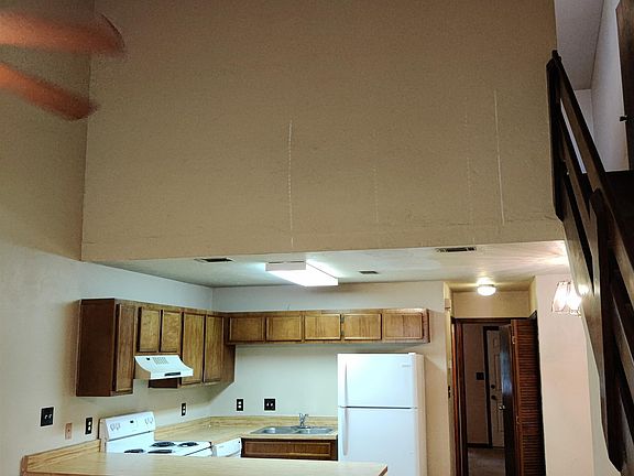 2nd image of 1105 Ocala Rd