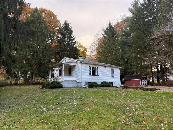 122 Washington Ave, Uhrichsville, OH 44683