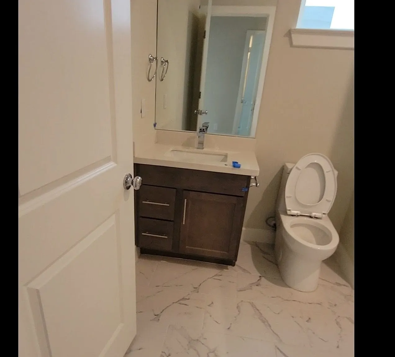 3 bed, 2.5 bath, 1495 sqft, $2,600 — Photo 4