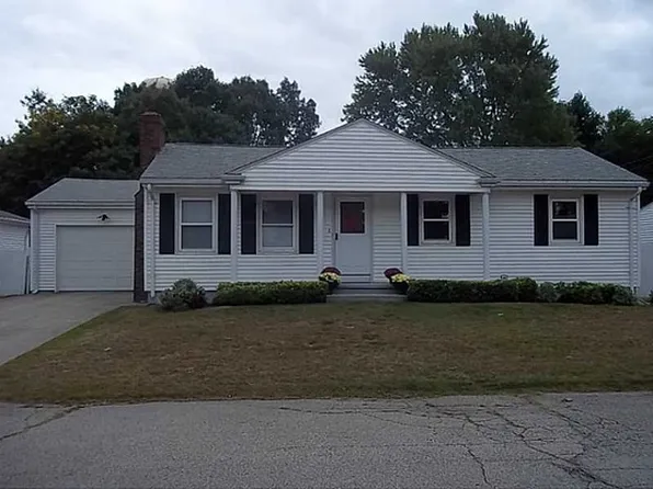 11 Bellevue Blvd, Rumford, RI 02916