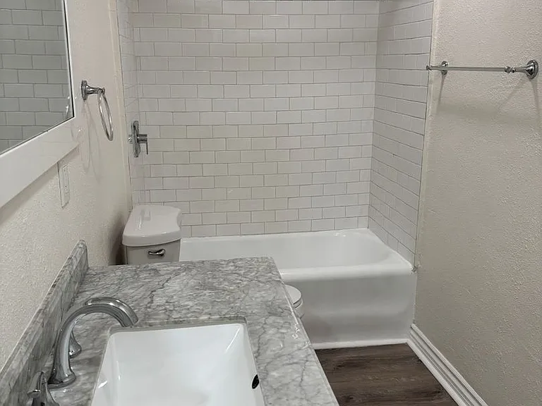 301 S. Kenmore — Photo 29