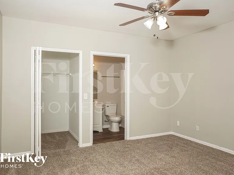 3958 N Chamberlain Blvd — Photo 10
