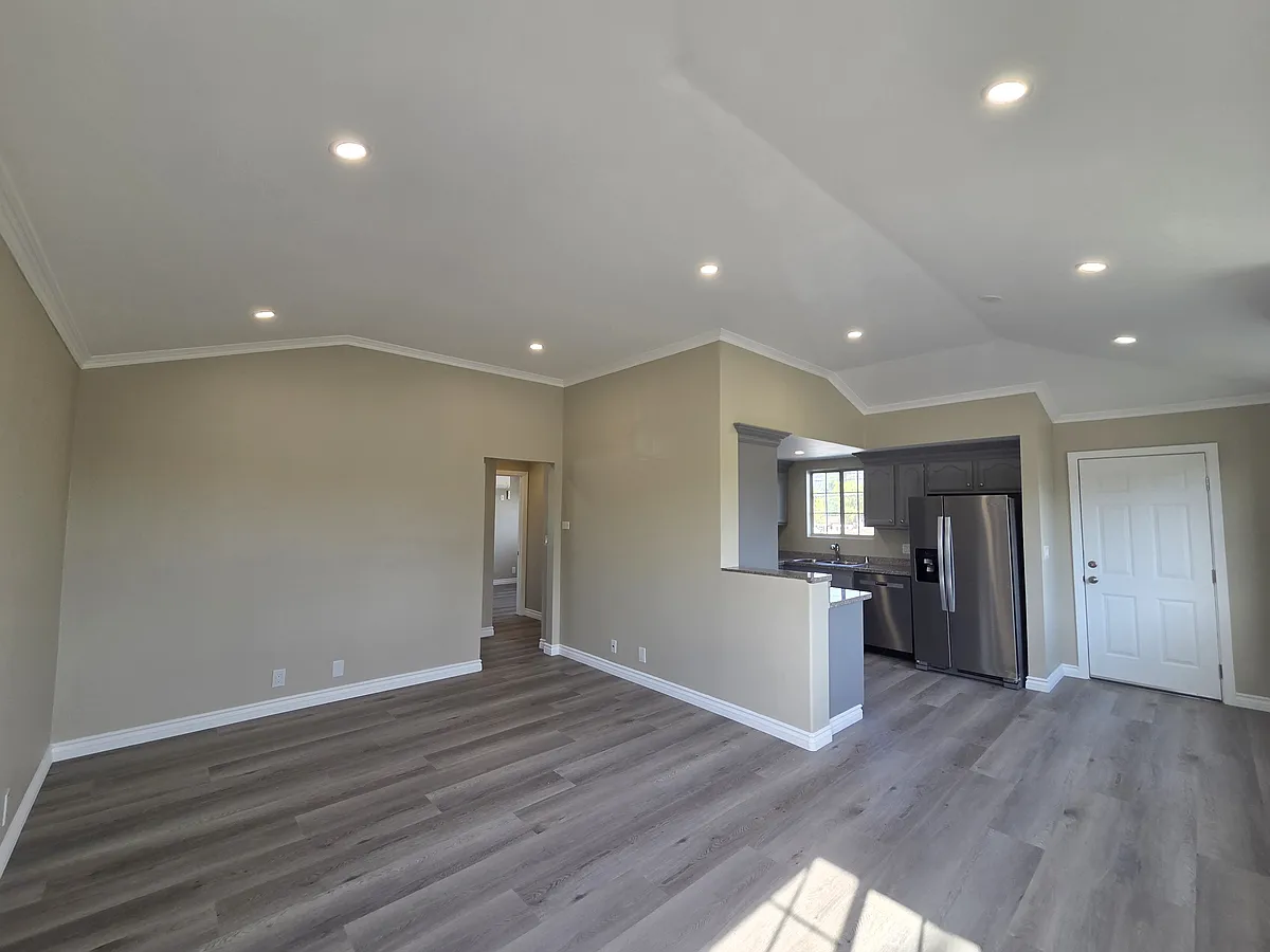 Living Area - 1520 N Hollywood Way #D