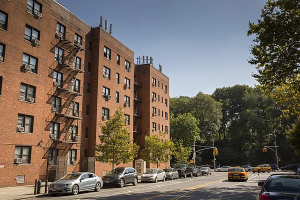 Rented by Algin Management | media 7