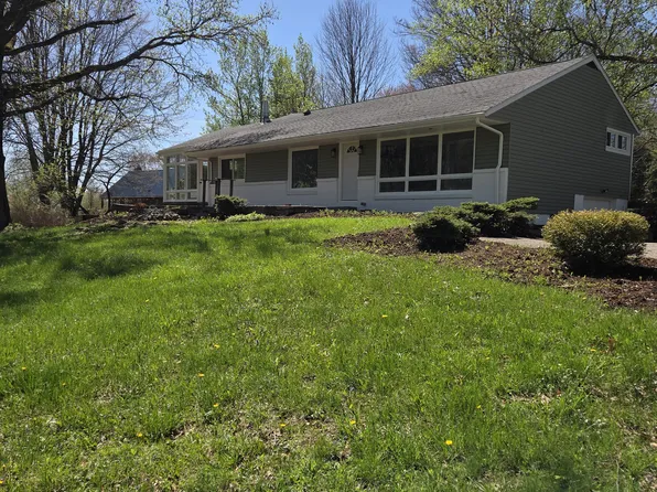2612 Graceland Rd, New Castle, PA 16105