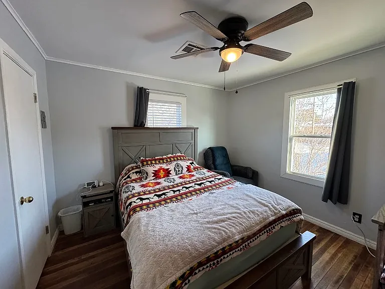1310 W Hudson Dr — Photo 1