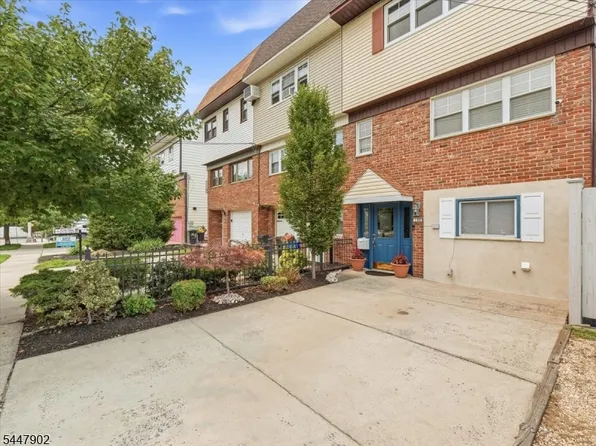 199 Avenue A, Bayonne City, NJ 07002