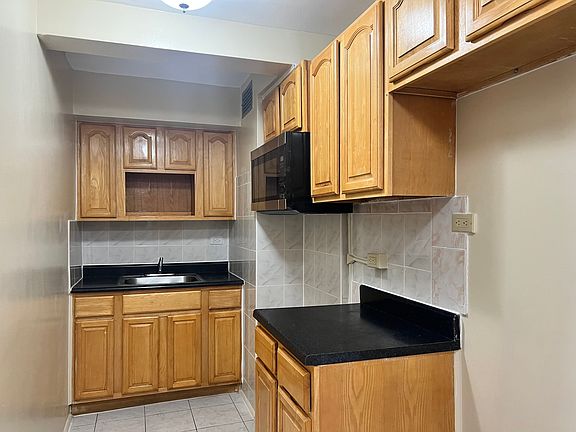 4th image of 140-60 Beech Ave #F