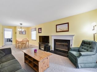 31 Smithfield Ct, Basking Ridge, NJ 07920