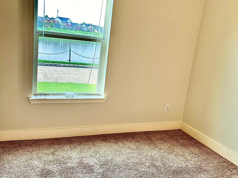 20839 Settlers Lake Cir N — Photo 12