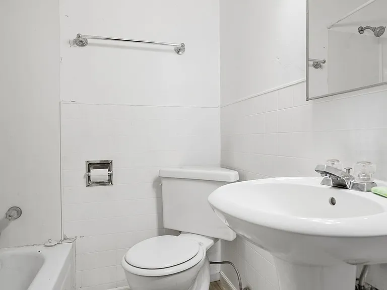 604 Holly — Photo 15