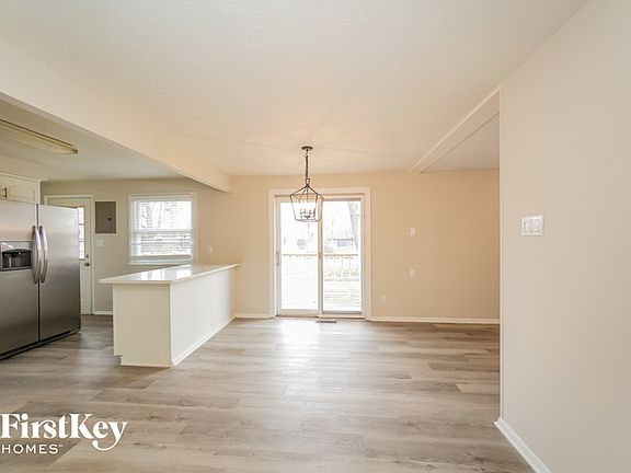 4th image of 7808 Hilltop Ln