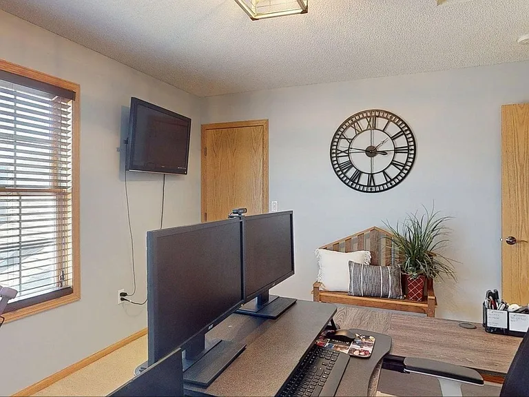 3057 Venice Ln NW — Photo 36