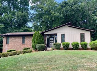 5 Park Cir, Weaverville, NC 28787