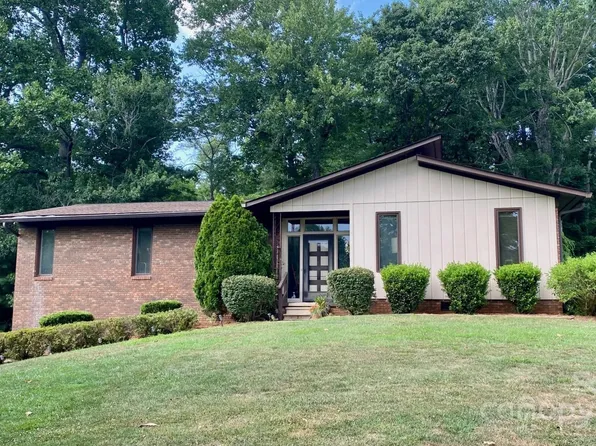 5 Park Cir, Weaverville, NC 28787