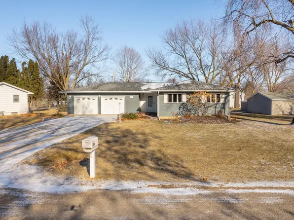 1018 Belle St, Waterloo, IA 50702