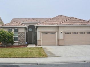 1024 Paradise Dr, Lemoore, CA 93245