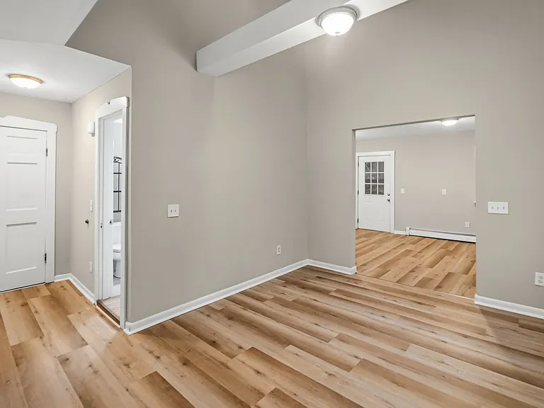 13 Oak St — Photo 20