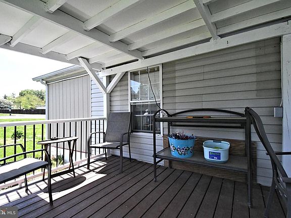4th image of 156 Vaux Dr