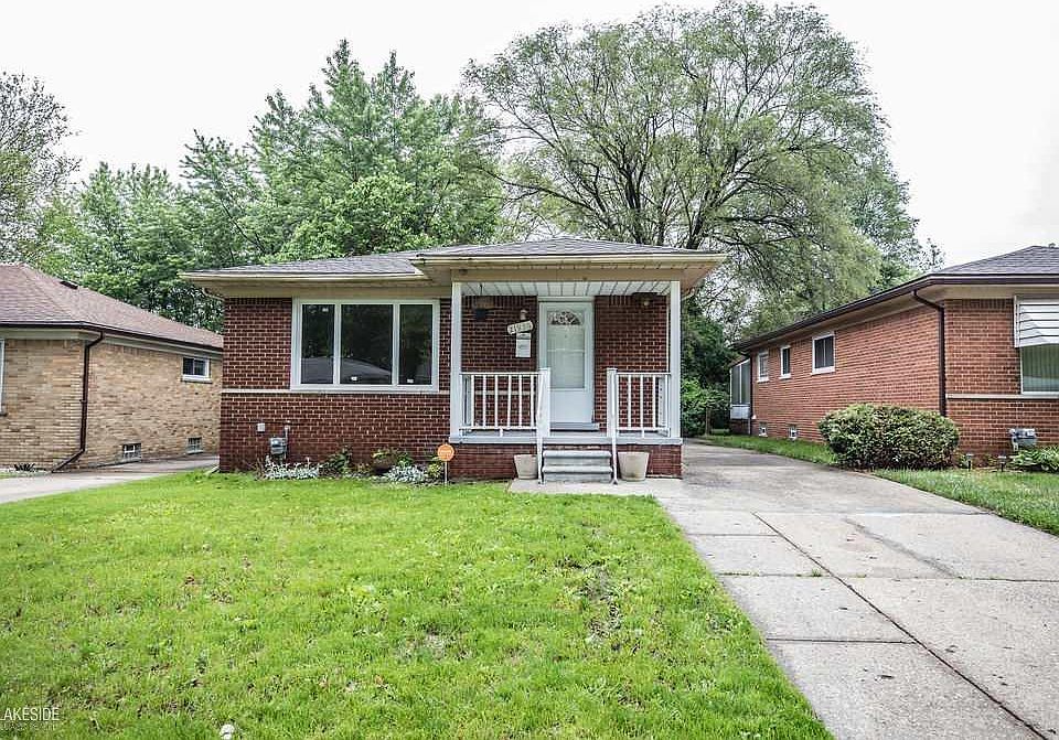 1st image of 21936 Cloverlawn Ave