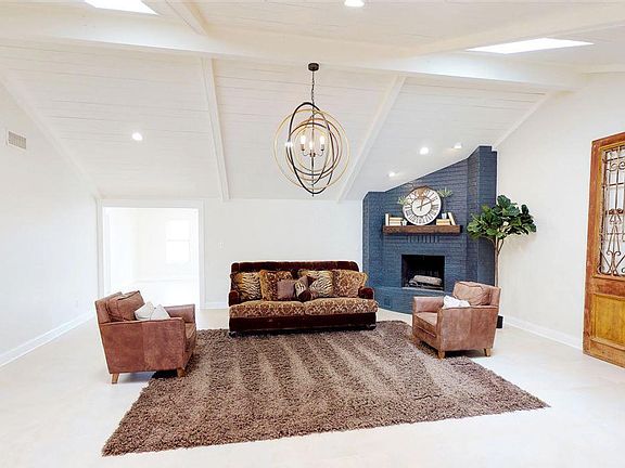 3rd image of 1409 Camino Real
