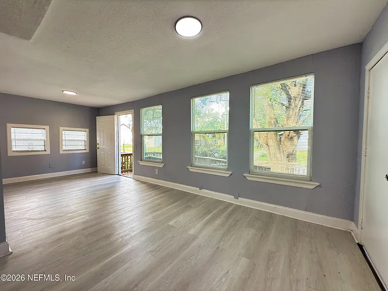 2984 Hunt St — Photo 5