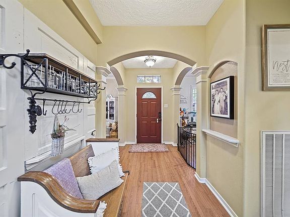 3rd image of 6401 Lauren Ln