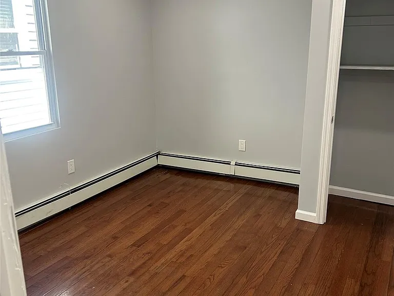 3708 Dyre Ave — Photo 4