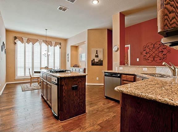 5th image of 11363 Apple Valley Dr