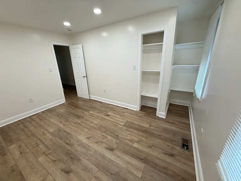 2720 E Biddle St — Photo 17