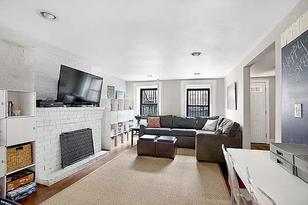 Sold by Compass | media 9