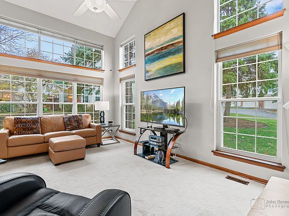 2nd image of 2258 Seaver Ln
