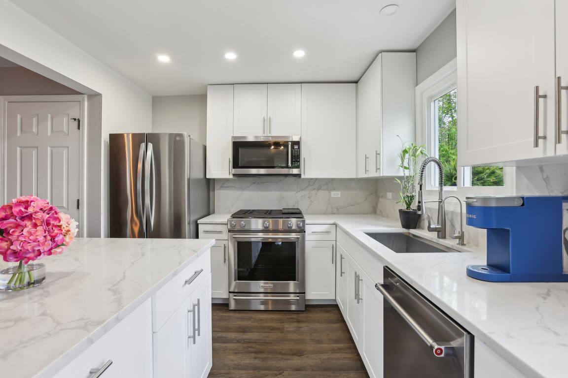 Evergreen Ave-0605-017.jpg