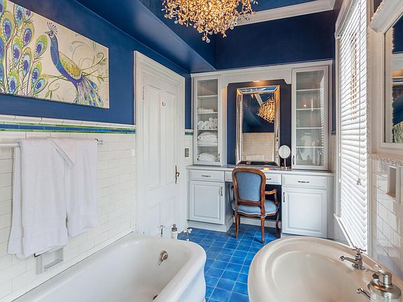 5th image of 453 Angell St #4E