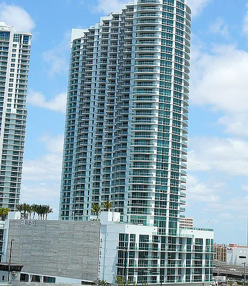 350 S Miami Ave — Photo 1