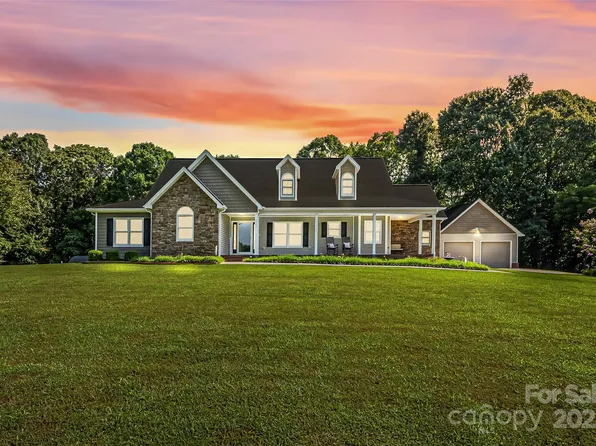 4844 Crestside St, Claremont, NC 28610