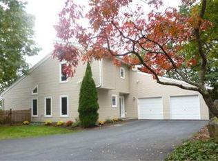 18 Buena Vista Dr, Ringwood, NJ 07456