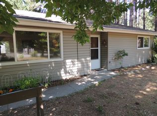 1345 Pine Grove Dr, Mount Shasta, CA 96067