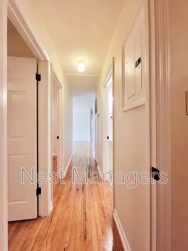3 bed, 1.0 bath, 1100 sqft, $1,295 — Photo 3