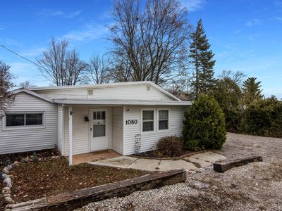 1080 Oak Terrace Dr, Traverse City, MI, 49686