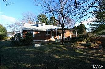 3rd image of 4278 Windsor Dr