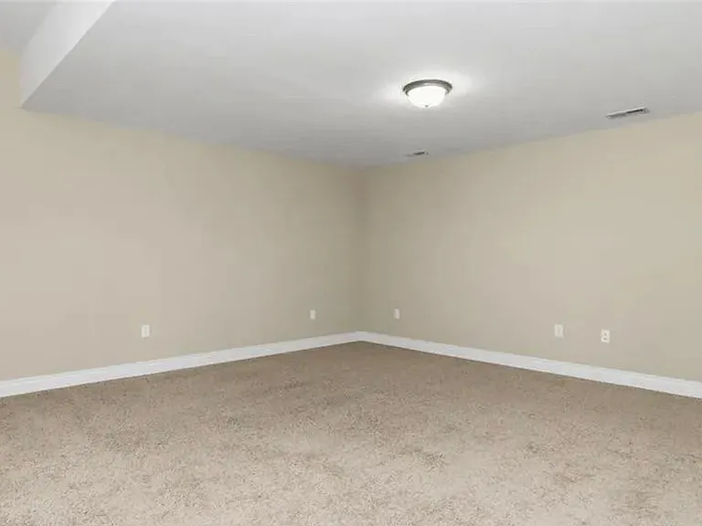 16185 Hershey Rd — Photo 18