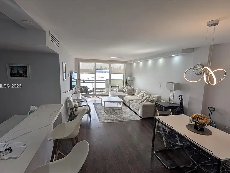 1500 Bay Rd #822S — Photo 2