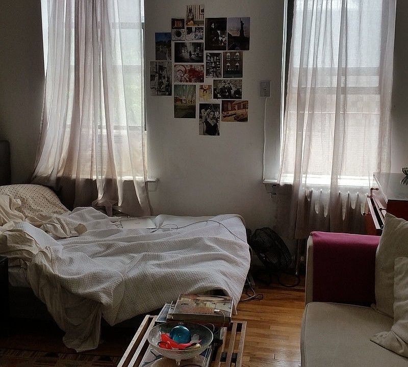 2nd image of 307 E 9th St APT 1CF