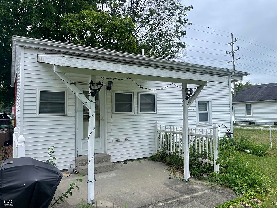 2nd image of 272 N Mapleton St
