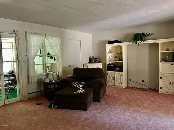 3rd image of 2160 E Virginia Dr