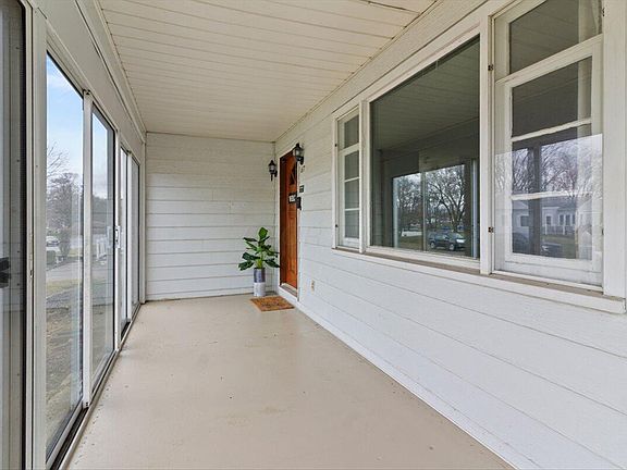 5th image of 617 S Madriver St