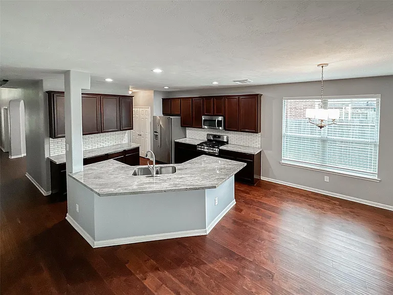 6810 Summer Bridge Ln — Photo 6