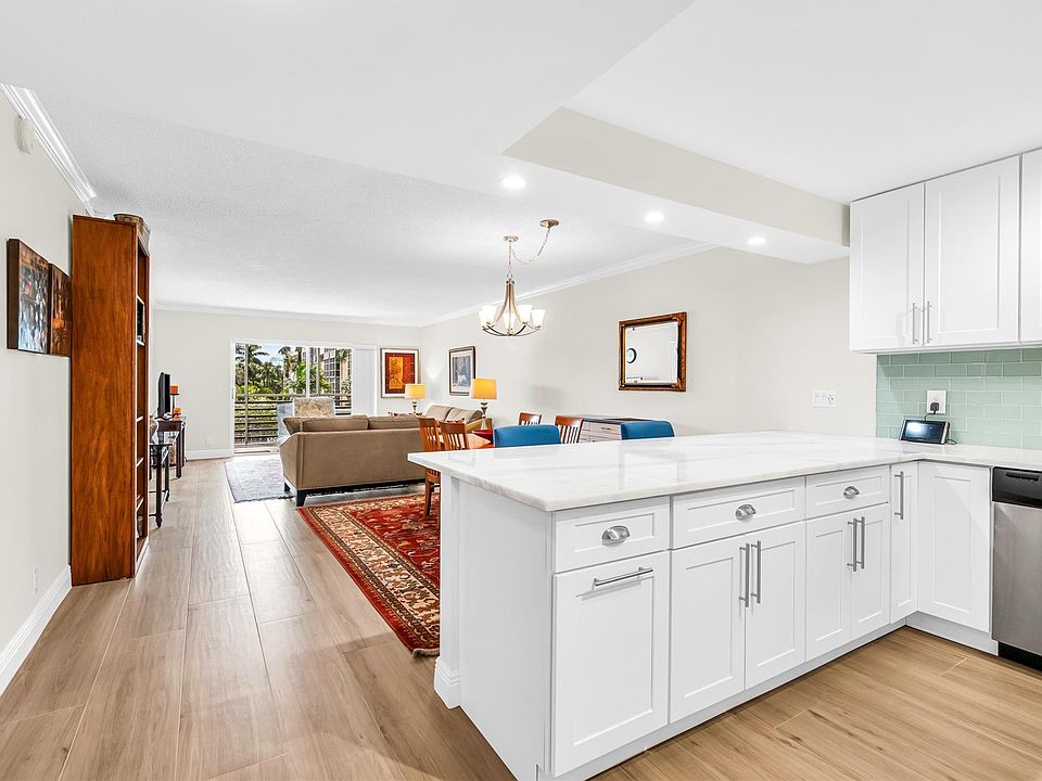 1st image of 3050 NE 16th Avenue #202