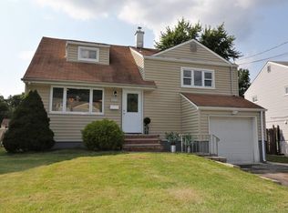 173 McFarlane Rd, Colonia, NJ 07067
